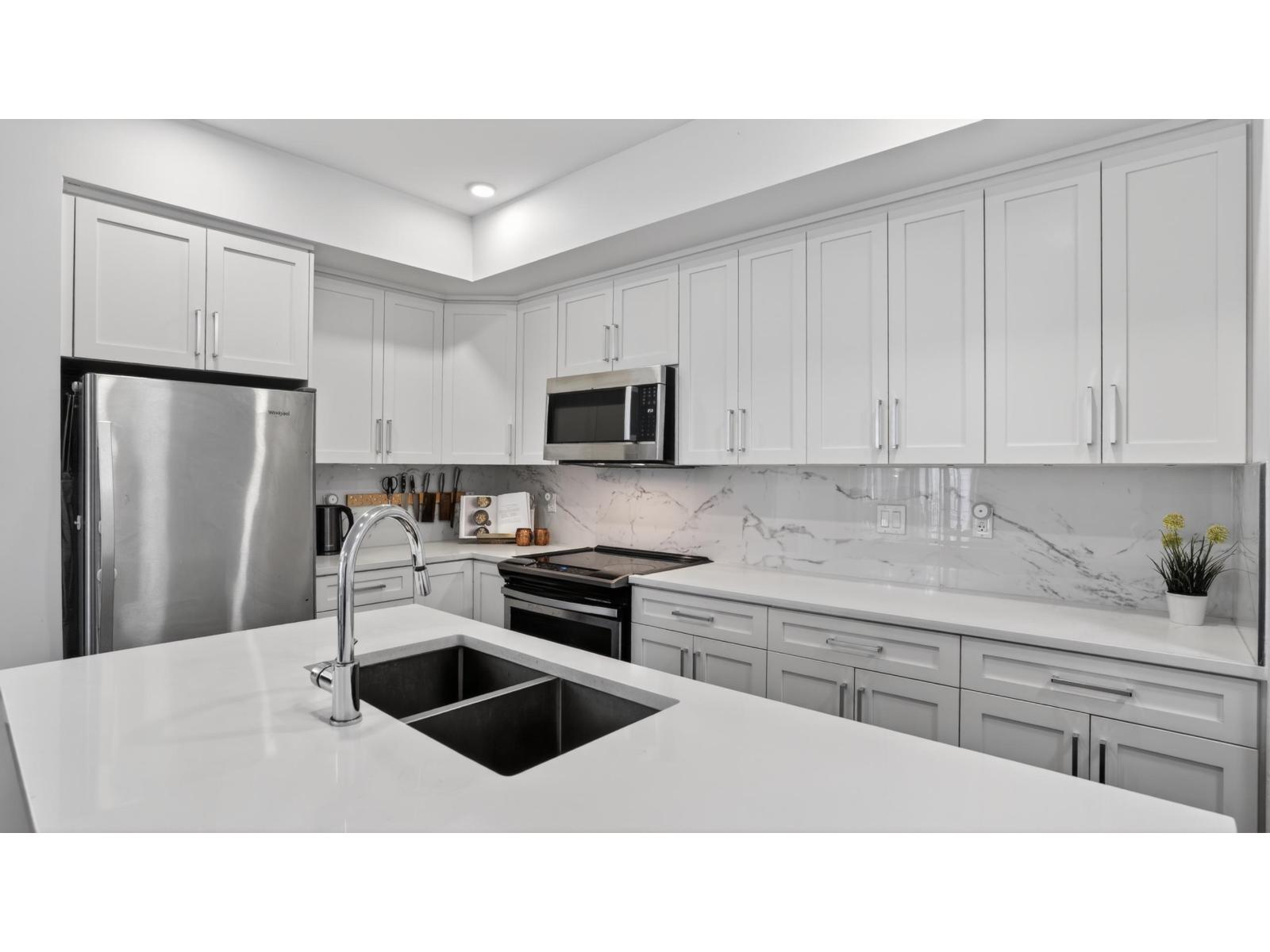 201 9983 E Barnston Drive Street, Surrey, British Columbia  V4N 6T3 - Photo 15 - R3118708