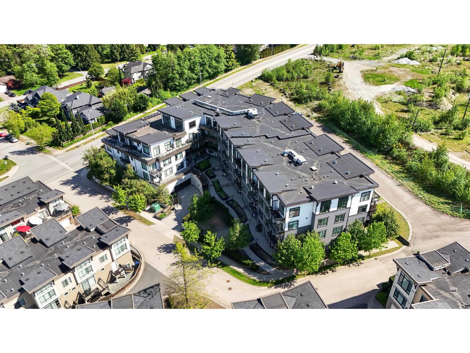201 9983 E Barnston Drive Street, Surrey, British Columbia  V4N 6T3 - Photo 36 - R3118708