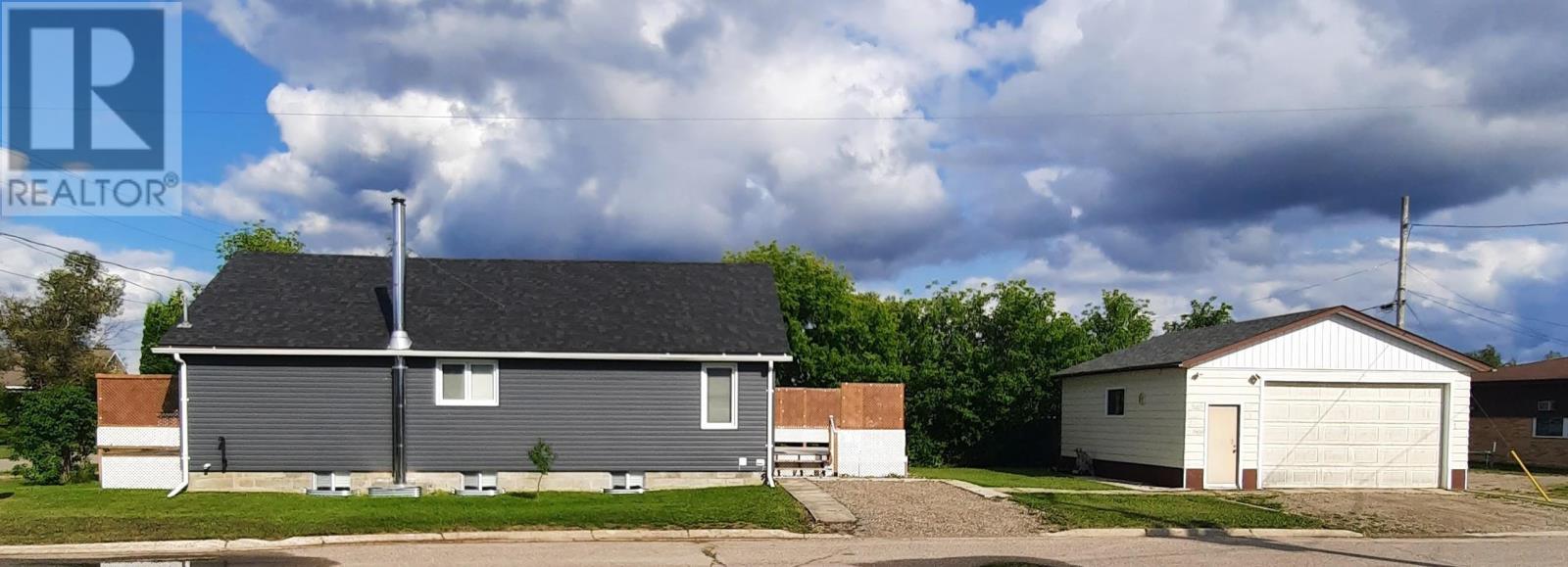 311 Fourth Ave SW, Geraldton, Ontario  P0T 1M0 - Photo 2 - TB2602213