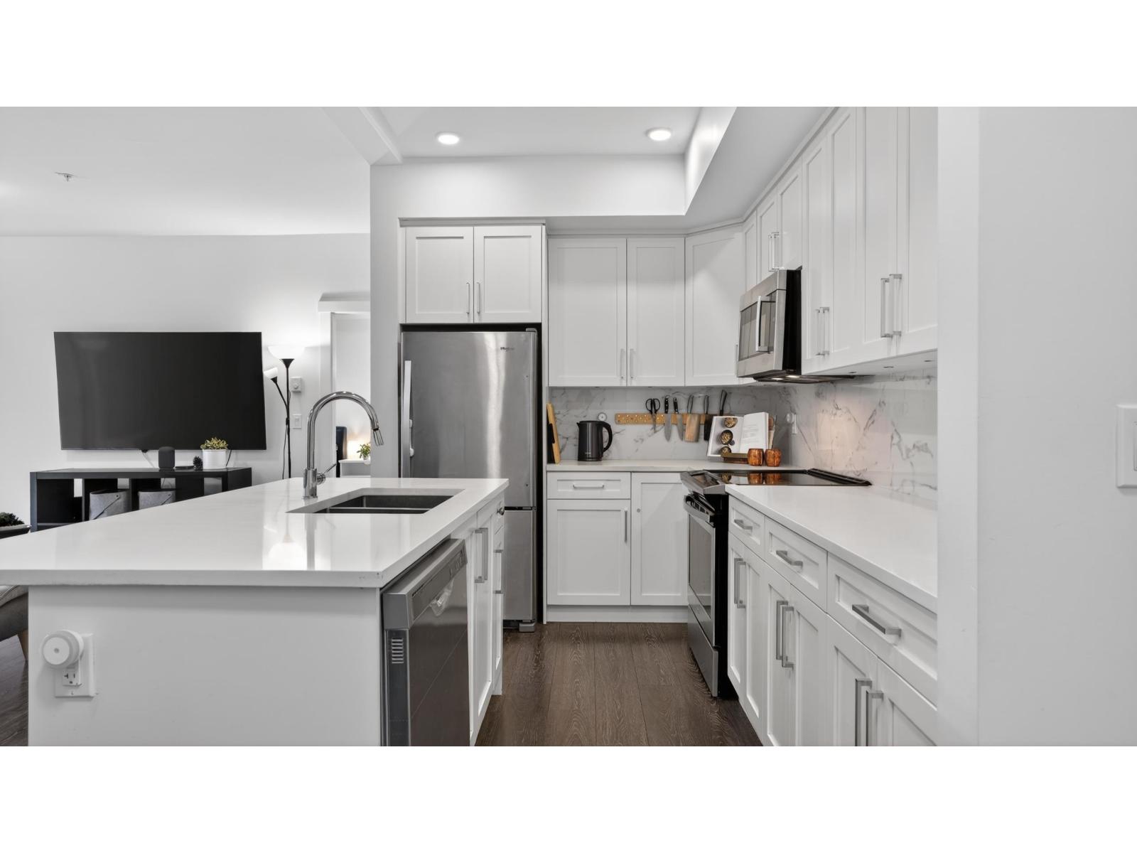 201 9983 E Barnston Drive Street, Surrey, British Columbia  V4N 6T3 - Photo 17 - R3118708