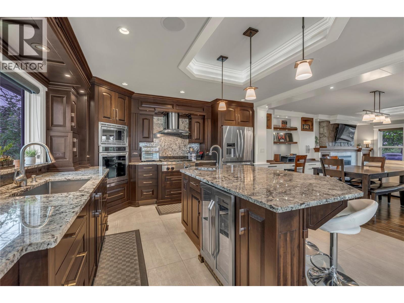 2301 Tait Street, Summerland, British Columbia  V0H 1Z4 - Photo 3 - 10394605