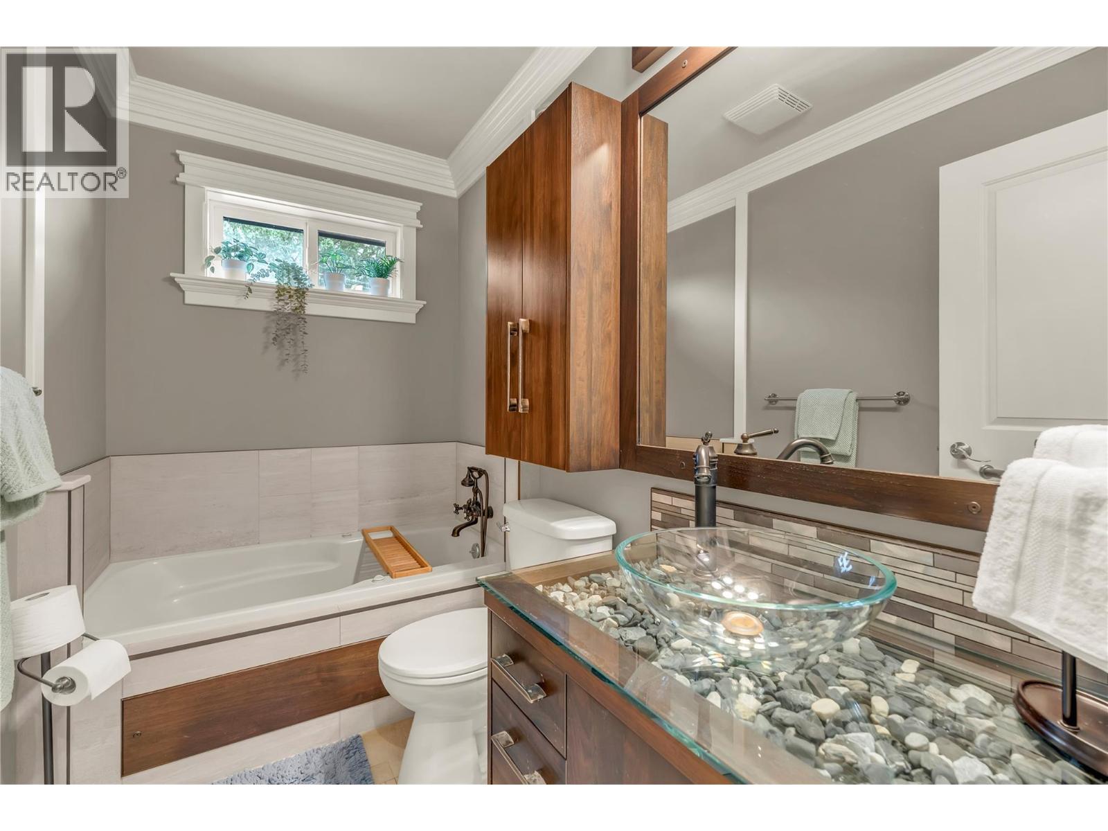 2301 Tait Street, Summerland, British Columbia  V0H 1Z4 - Photo 10 - 10394605