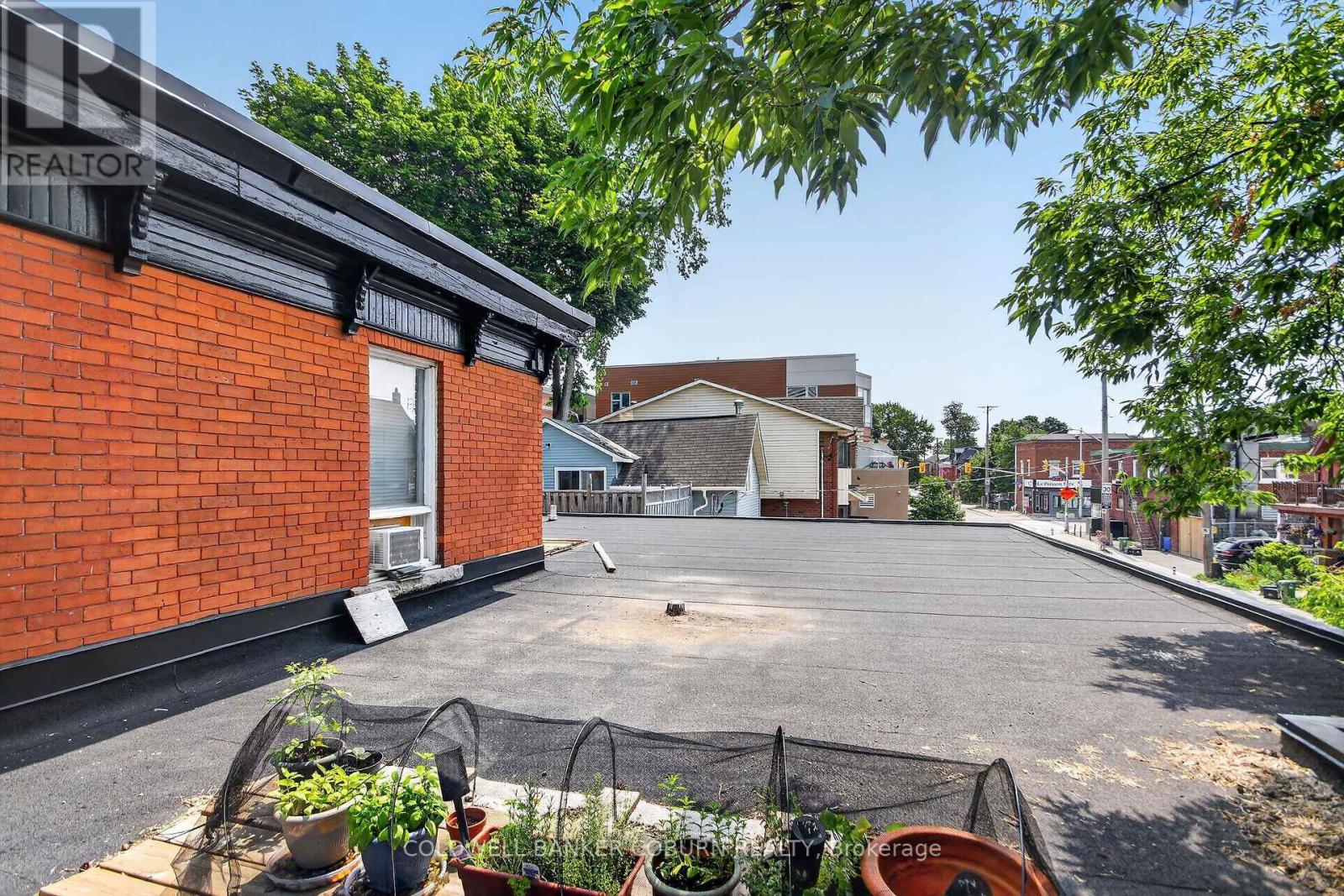 698 Cooper Street, Ottawa, Ontario  K1R 6C6 - Photo 4 - X13652626