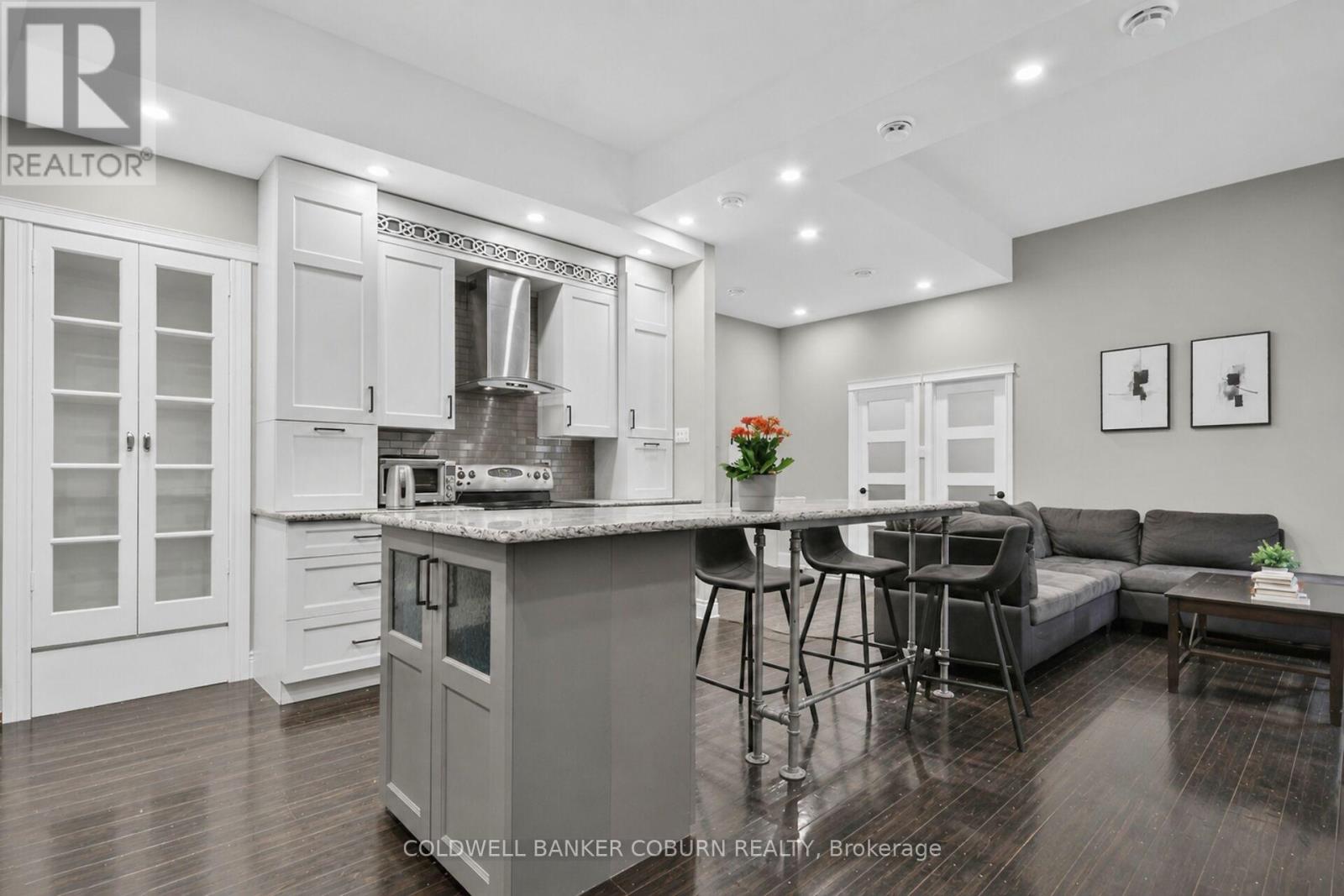 698 Cooper Street, Ottawa, Ontario  K1R 6C6 - Photo 5 - X13652626