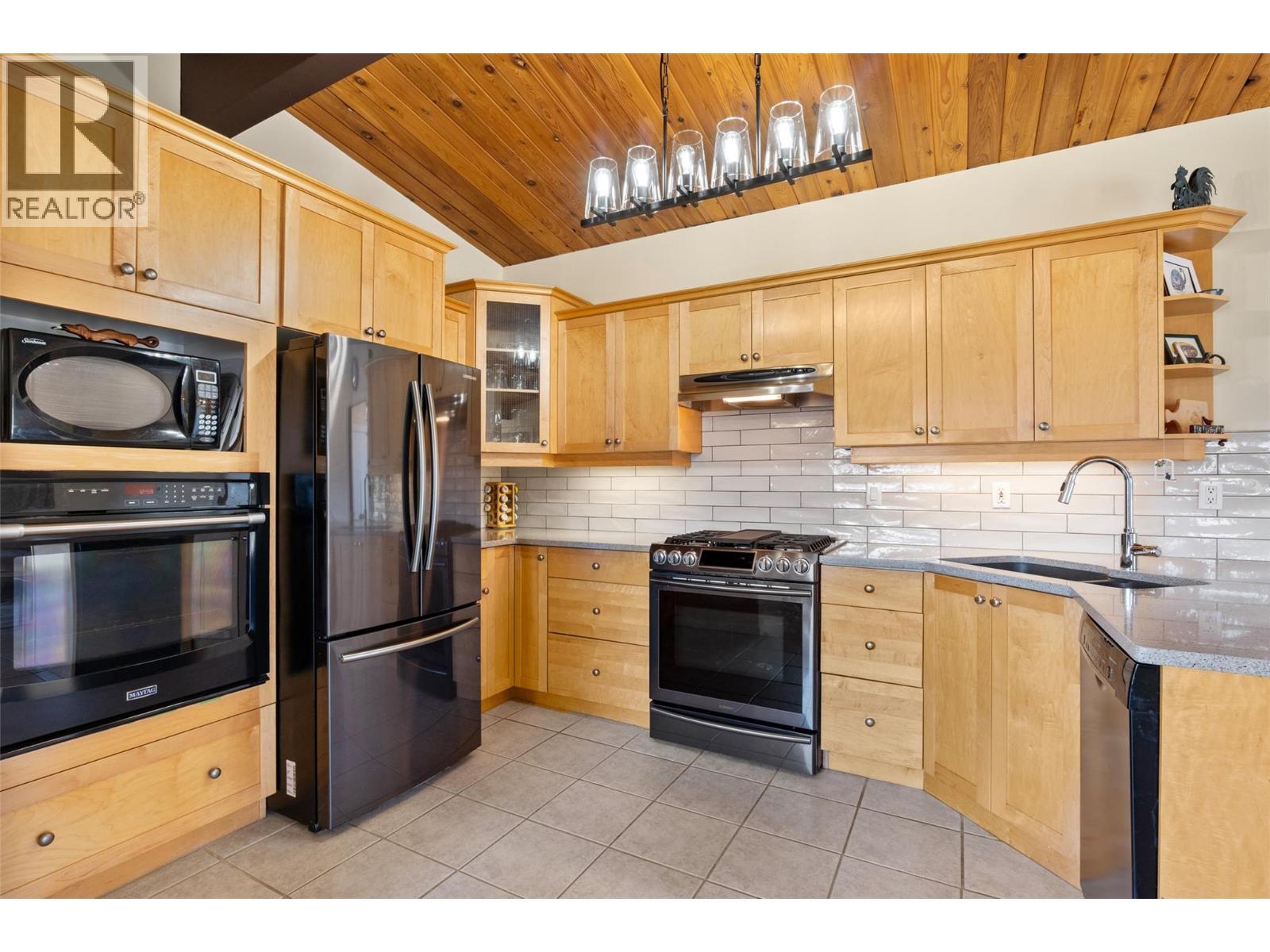 2080 Robbins Range Road, Kamloops, British Columbia  V2C 6W1 - Photo 10 - 10397217