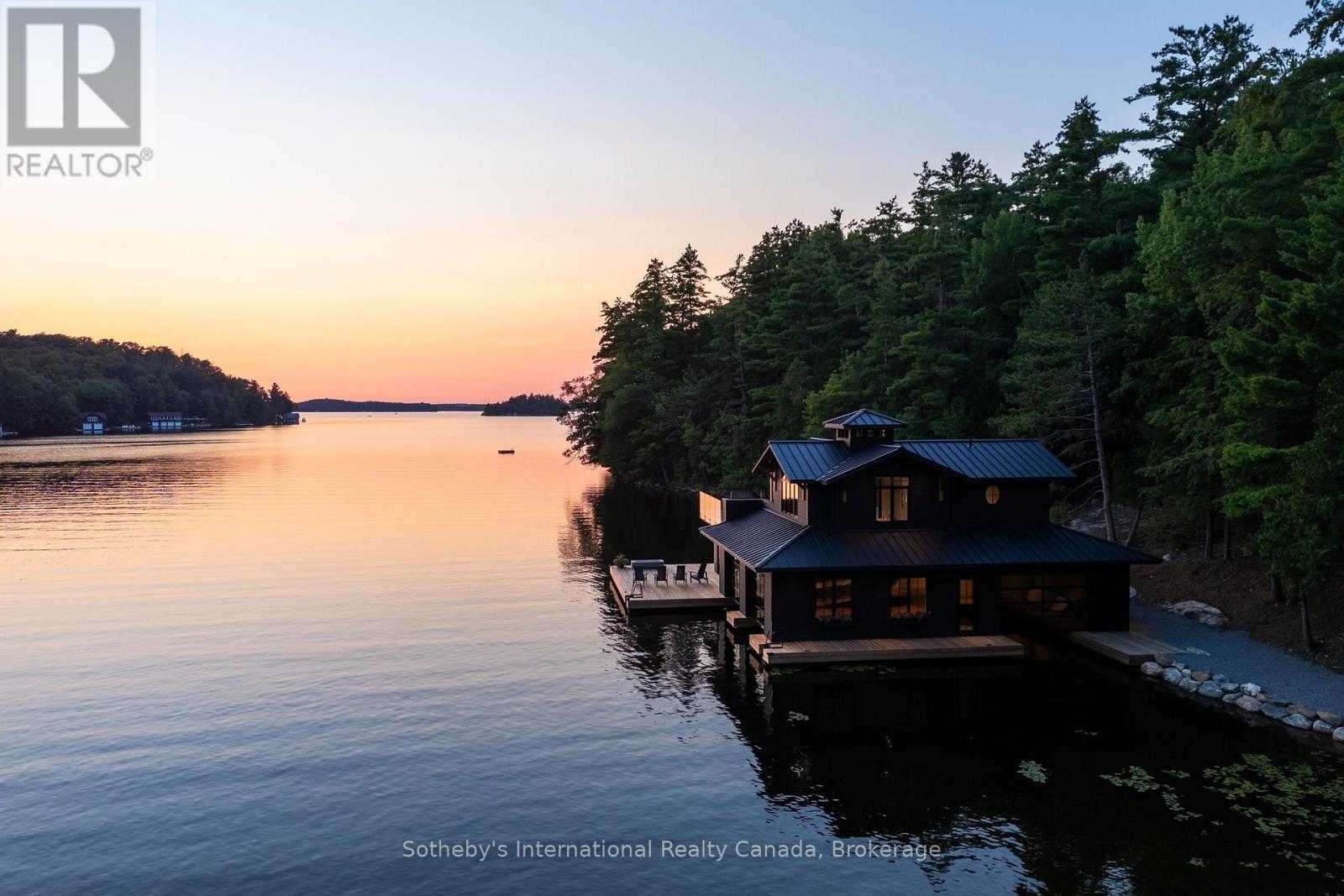 1097 ARMSTRONG POINT ROAD, Muskoka Lakes, Ontario