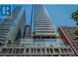 2001 - 99 BROADWAY AVENUE, Toronto, Ontario
