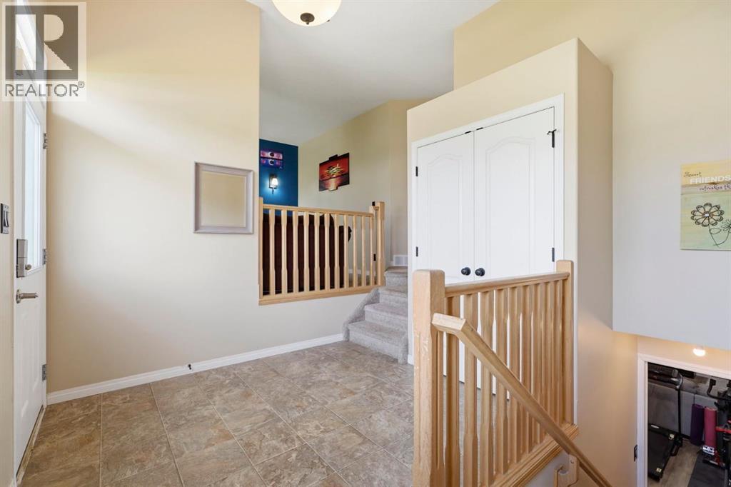 104 Oak Drive, Red Deer, Alberta  T4P 0C8 - Photo 4 - A2325504