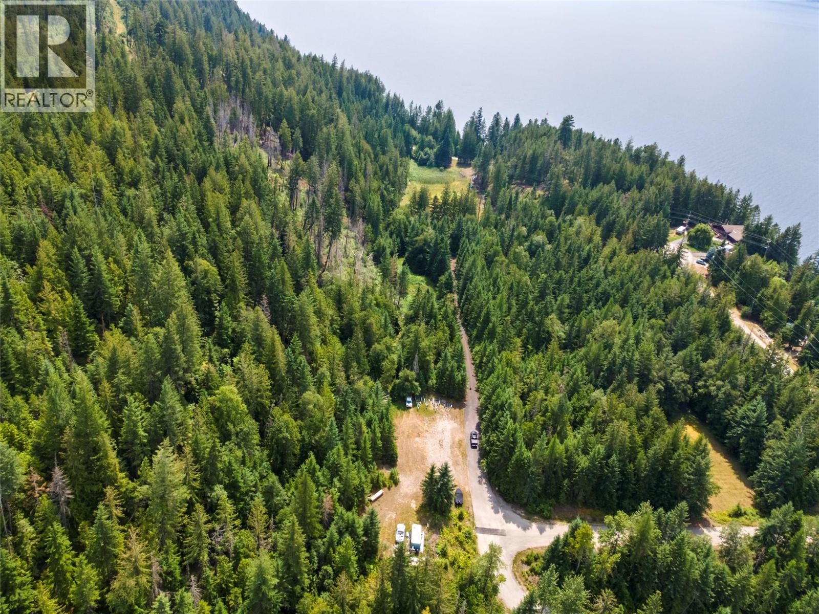 13180 Lockhart Road, Boswell, British Columbia V0B 1A4 - Photo 3 - 10395793
