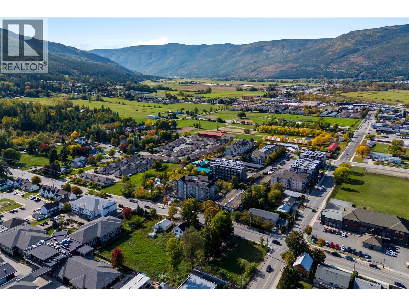 580 Shuswap Street SE, Salmon Arm, British Columbia  V1E 2B9 - Photo 15 - 10397009