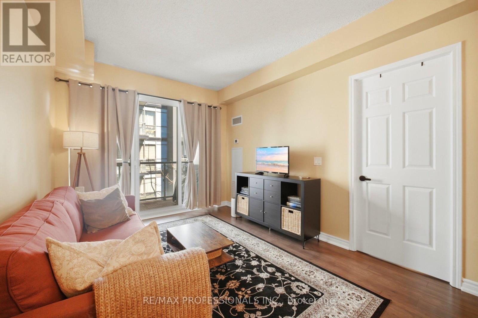 922 - 15 James Finlay Way, Toronto (Downsview-Roding-Cfb), Ontario  M3M 0B3 - Photo 15 - W13652566