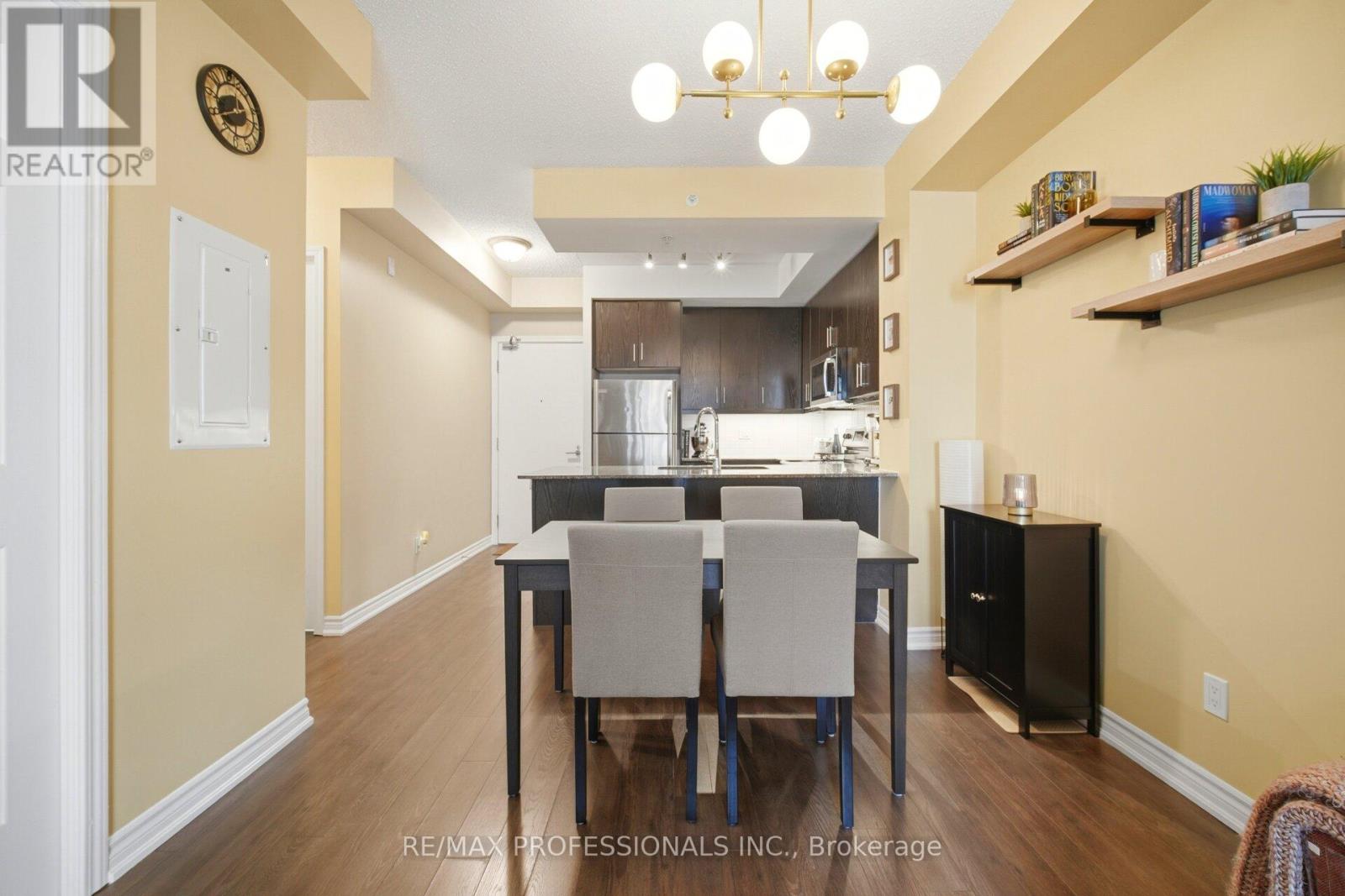922 - 15 James Finlay Way, Toronto (Downsview-Roding-Cfb), Ontario  M3M 0B3 - Photo 3 - W13652566