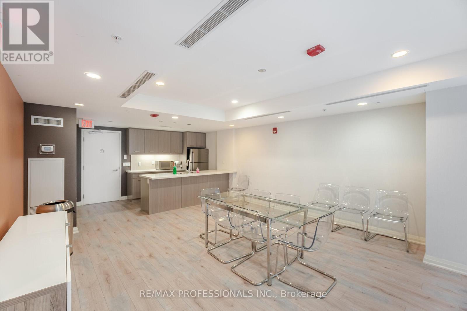 922 - 15 James Finlay Way, Toronto (Downsview-Roding-Cfb), Ontario  M3M 0B3 - Photo 33 - W13652566