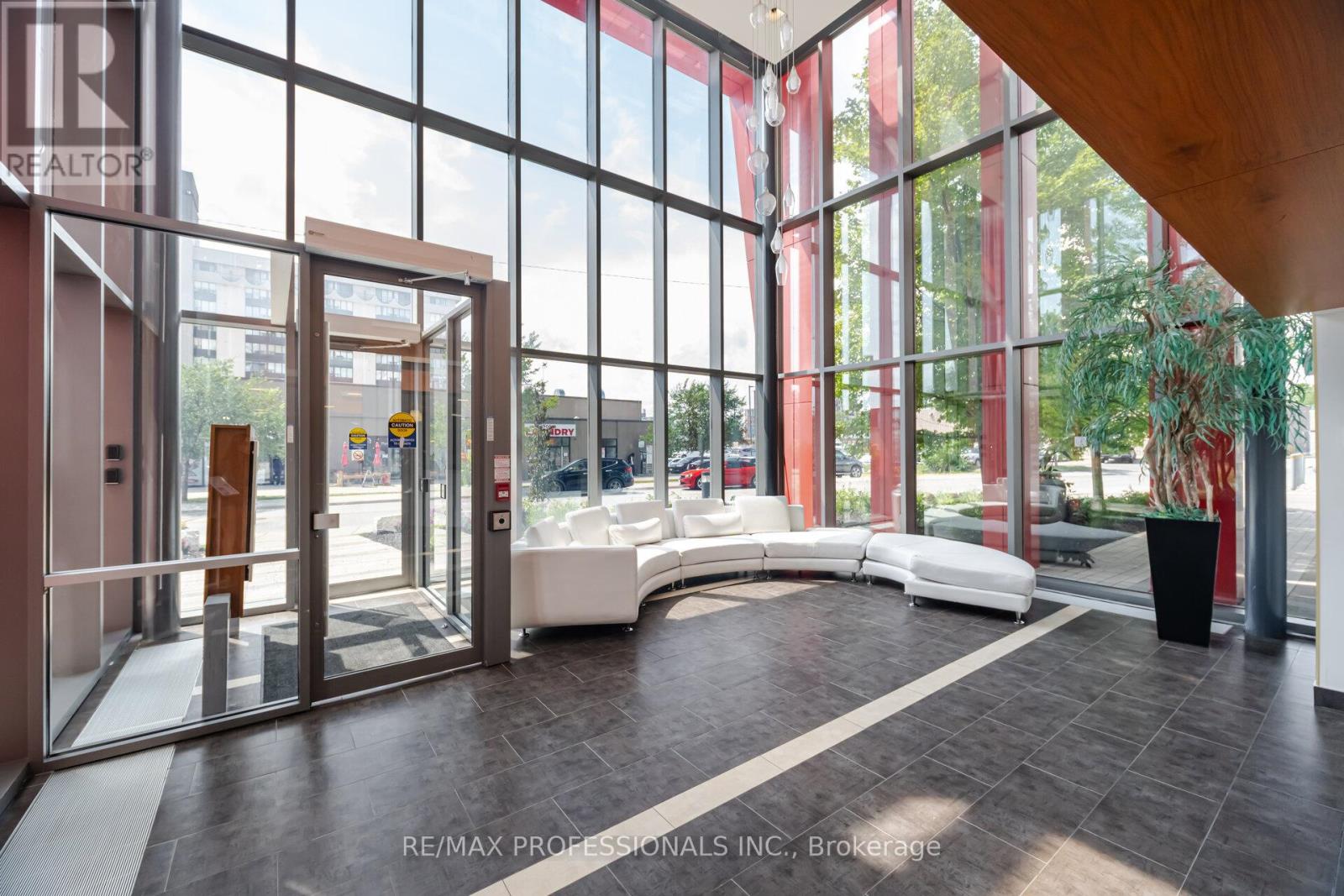 922 - 15 James Finlay Way, Toronto (Downsview-Roding-Cfb), Ontario  M3M 0B3 - Photo 6 - W13652566