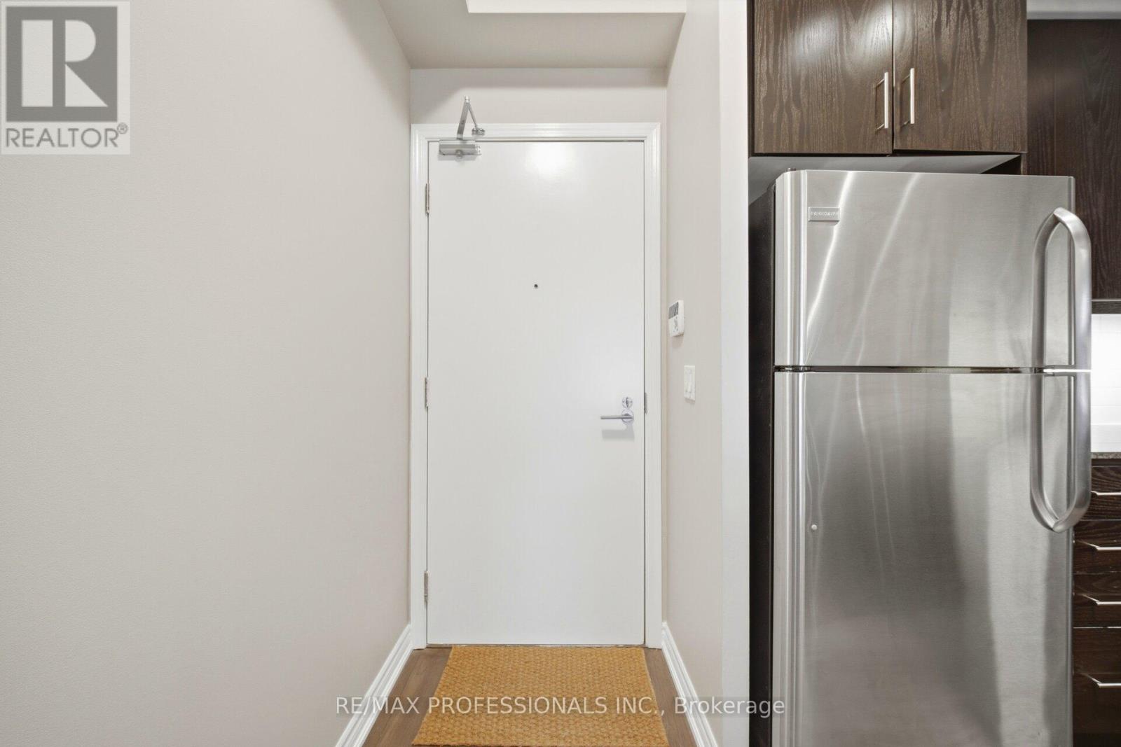 922 - 15 James Finlay Way, Toronto (Downsview-Roding-Cfb), Ontario  M3M 0B3 - Photo 8 - W13652566