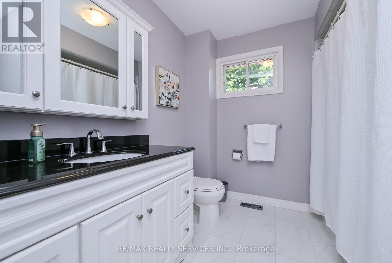 2 Lindridge Avenue, Brampton, Ontario L6S 3W9 - Photo 17 - W13652580