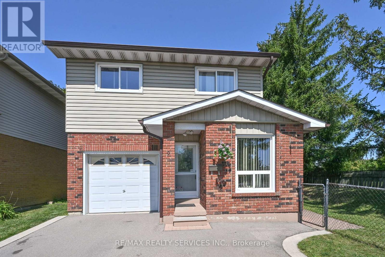 2 Lindridge Avenue, Brampton, Ontario L6S 3W9 - Photo 2 - W13652580
