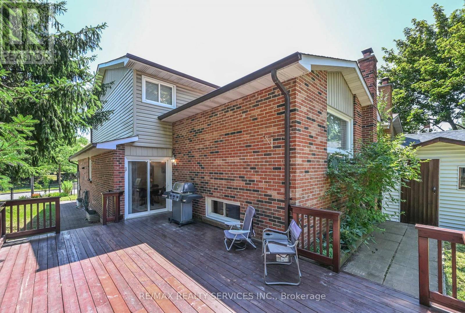 2 Lindridge Avenue, Brampton, Ontario L6S 3W9 - Photo 23 - W13652580