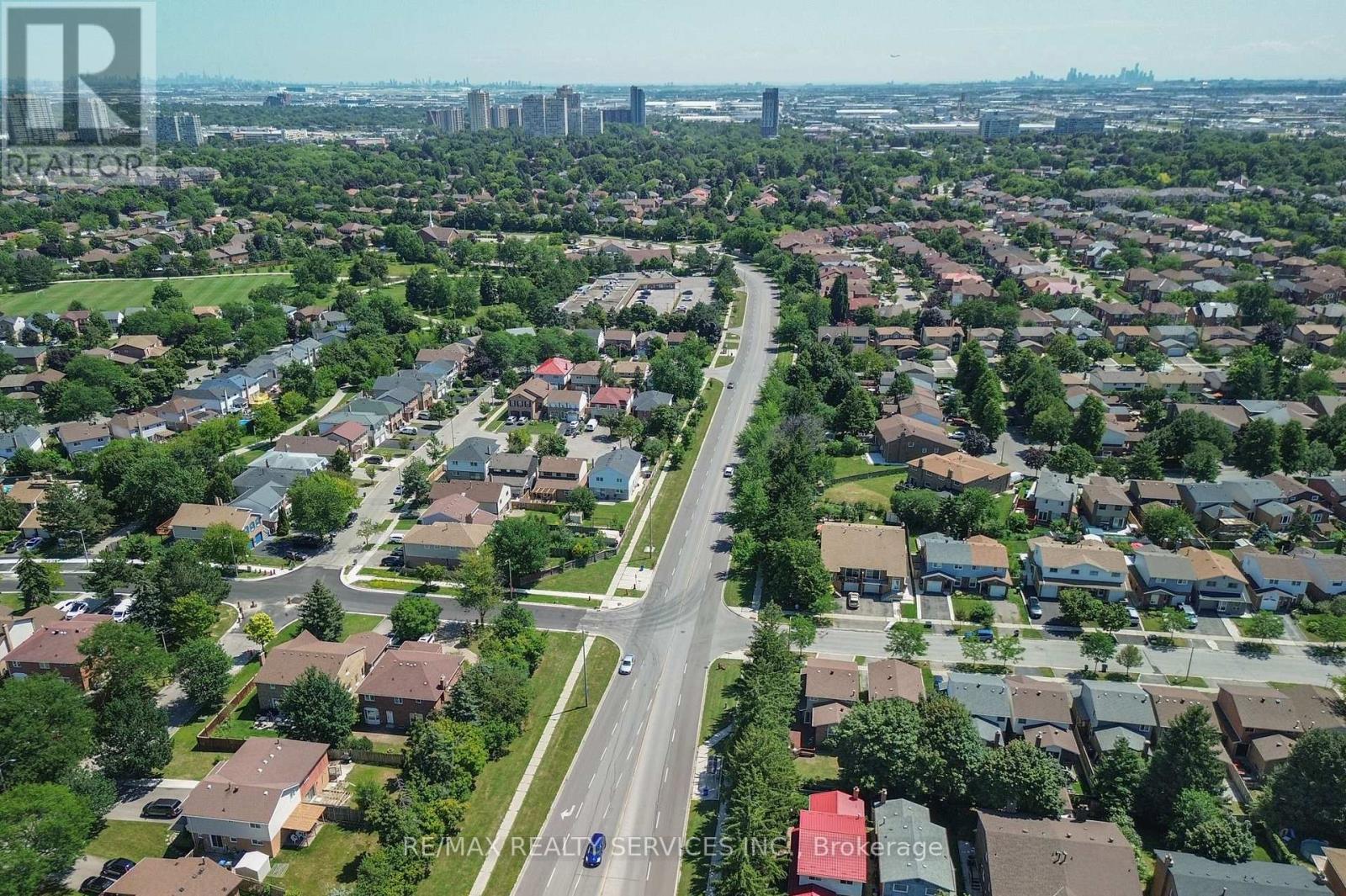 2 Lindridge Avenue, Brampton, Ontario L6S 3W9 - Photo 33 - W13652580