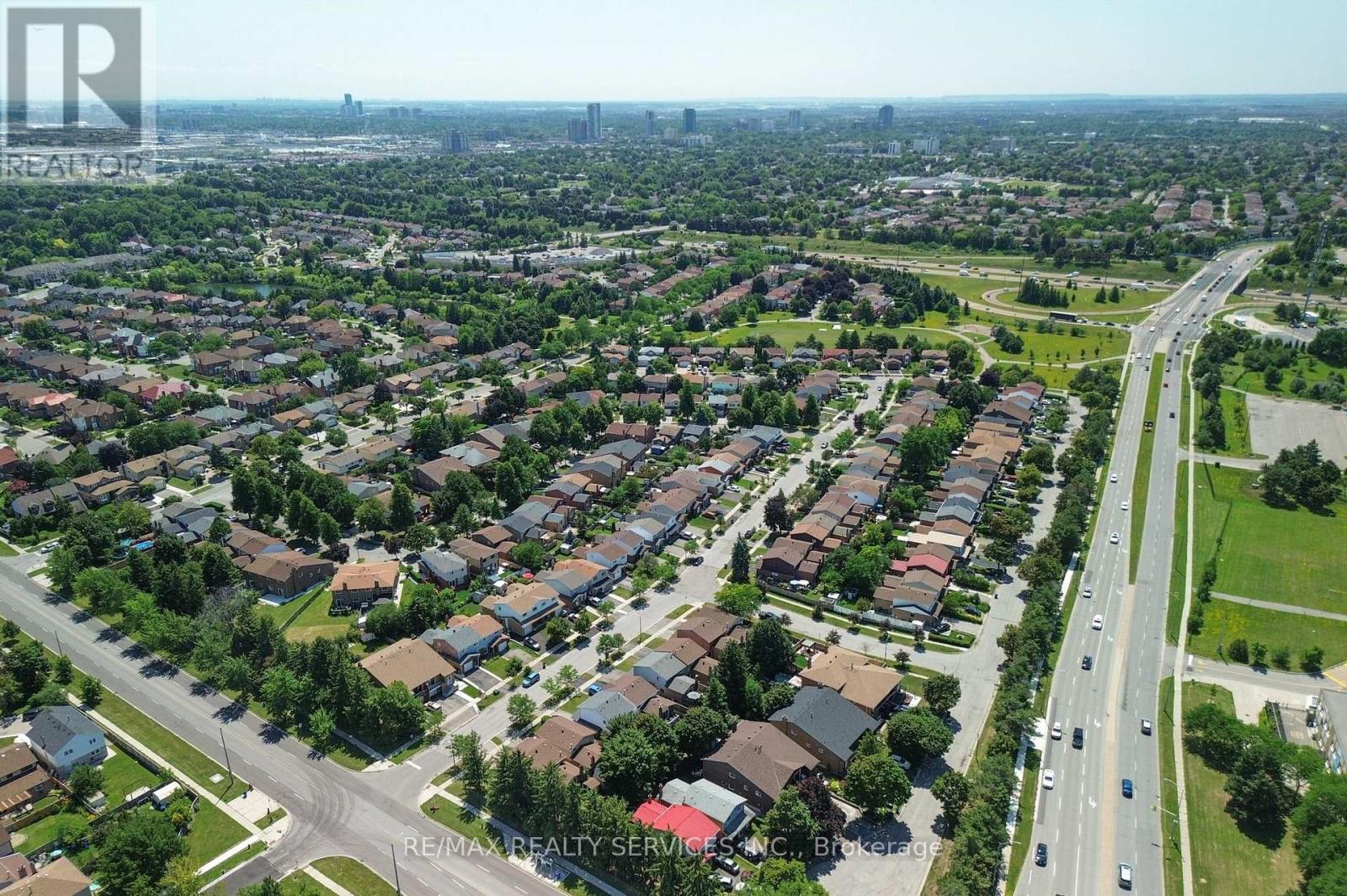 2 Lindridge Avenue, Brampton, Ontario L6S 3W9 - Photo 34 - W13652580