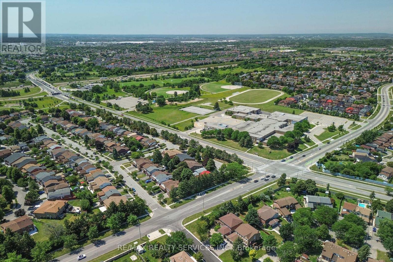 2 Lindridge Avenue, Brampton, Ontario L6S 3W9 - Photo 35 - W13652580