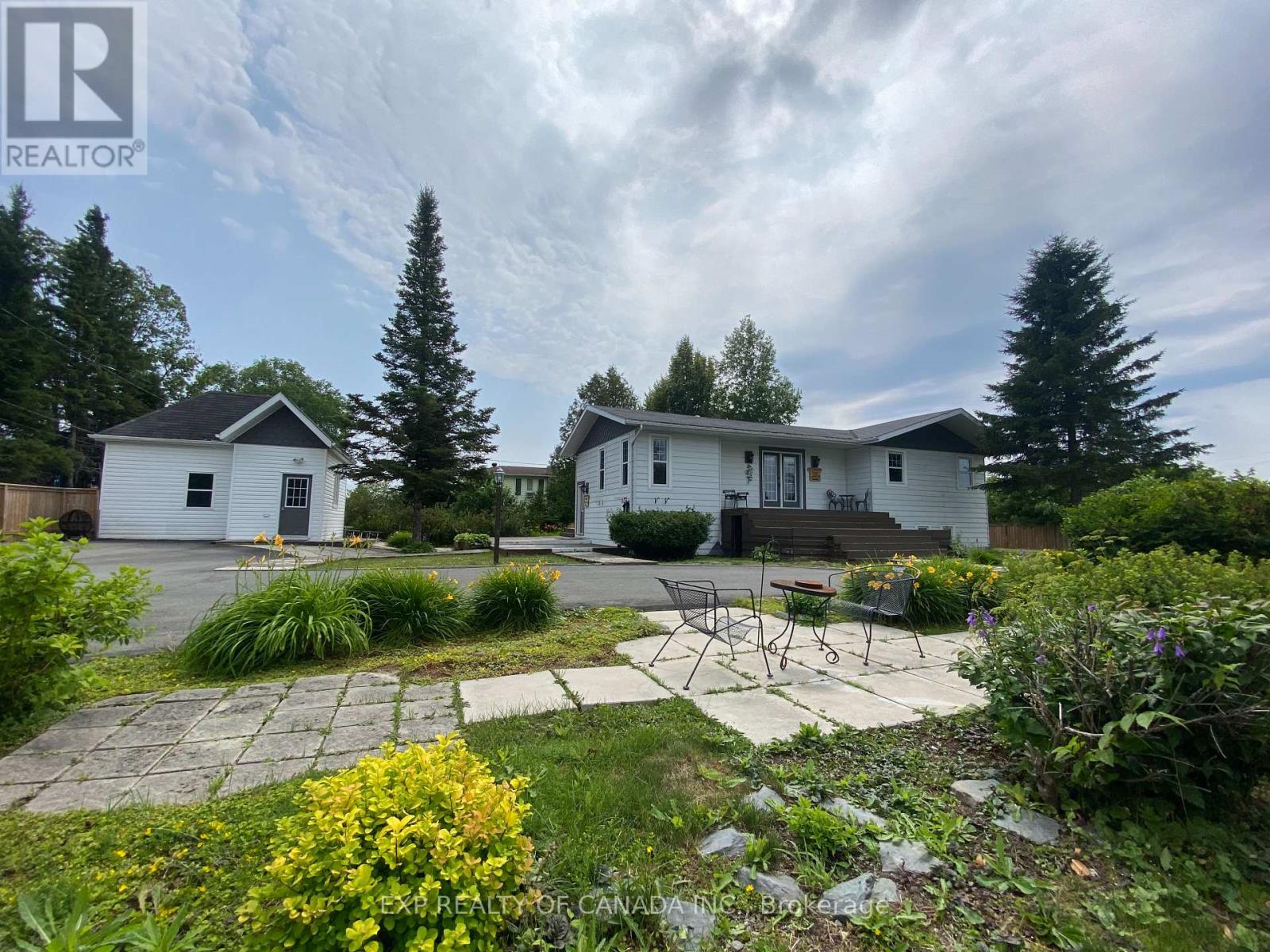 34 SEVENTH STREET W, Cochrane, Ontario