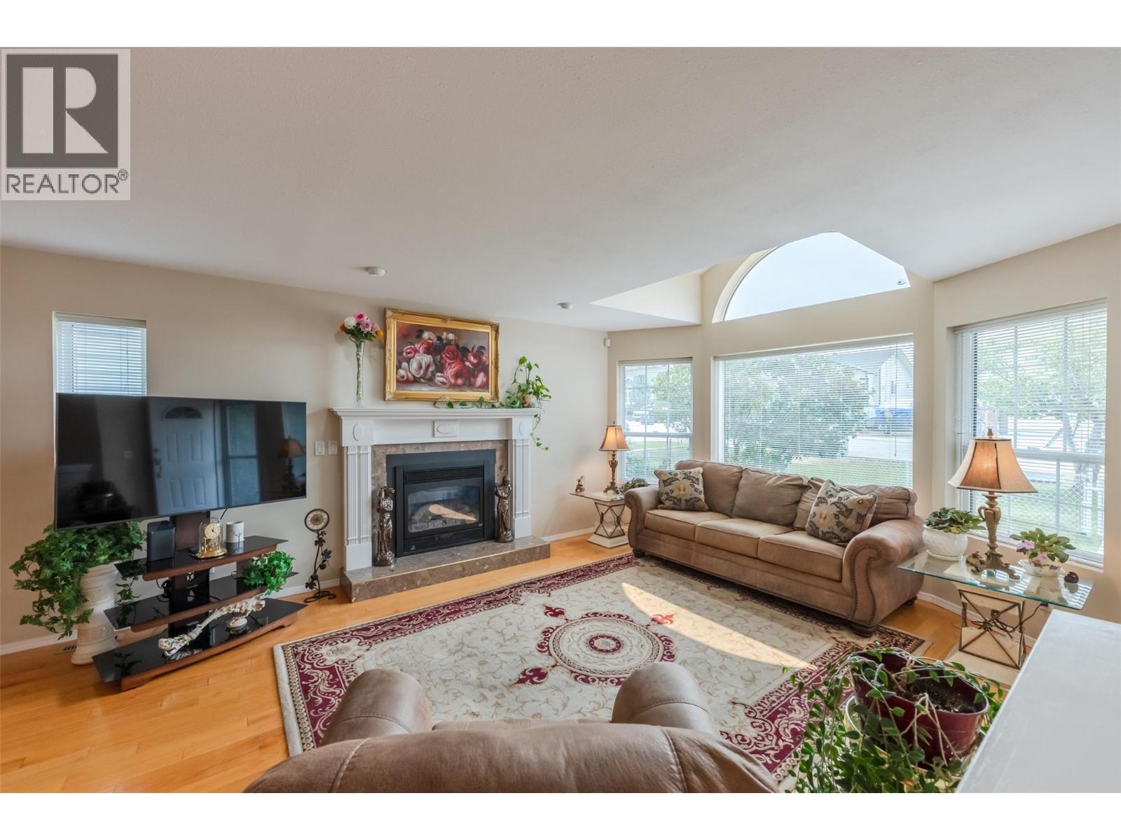 155 Wyles Crescent, Penticton, British Columbia  V2A 8M3 - Photo 3 - 10397224