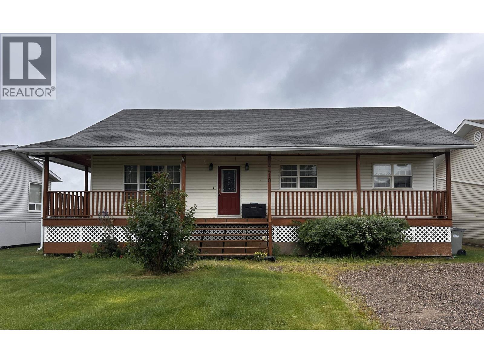 4410 E 52 Avenue, Fort Nelson, British Columbia  V0C 1R0 - Photo 1 - R3153755