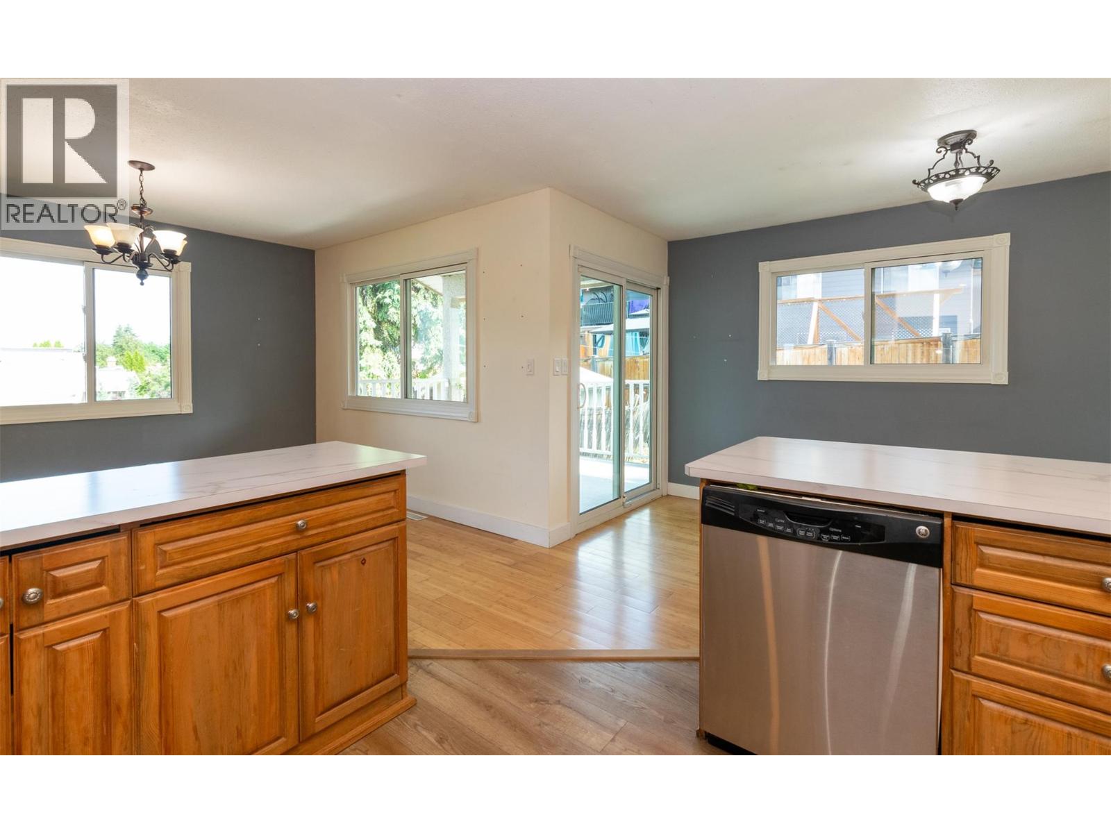 1791 27 Avenue NE, Salmon Arm, British Columbia  V1E 3X5 - Photo 11 - 10389029