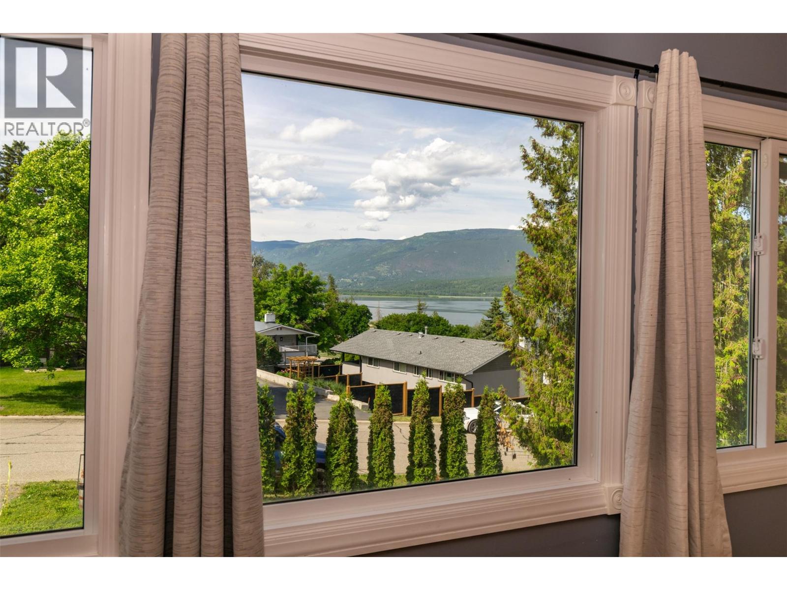 1791 27 Avenue NE, Salmon Arm, British Columbia  V1E 3X5 - Photo 8 - 10389029