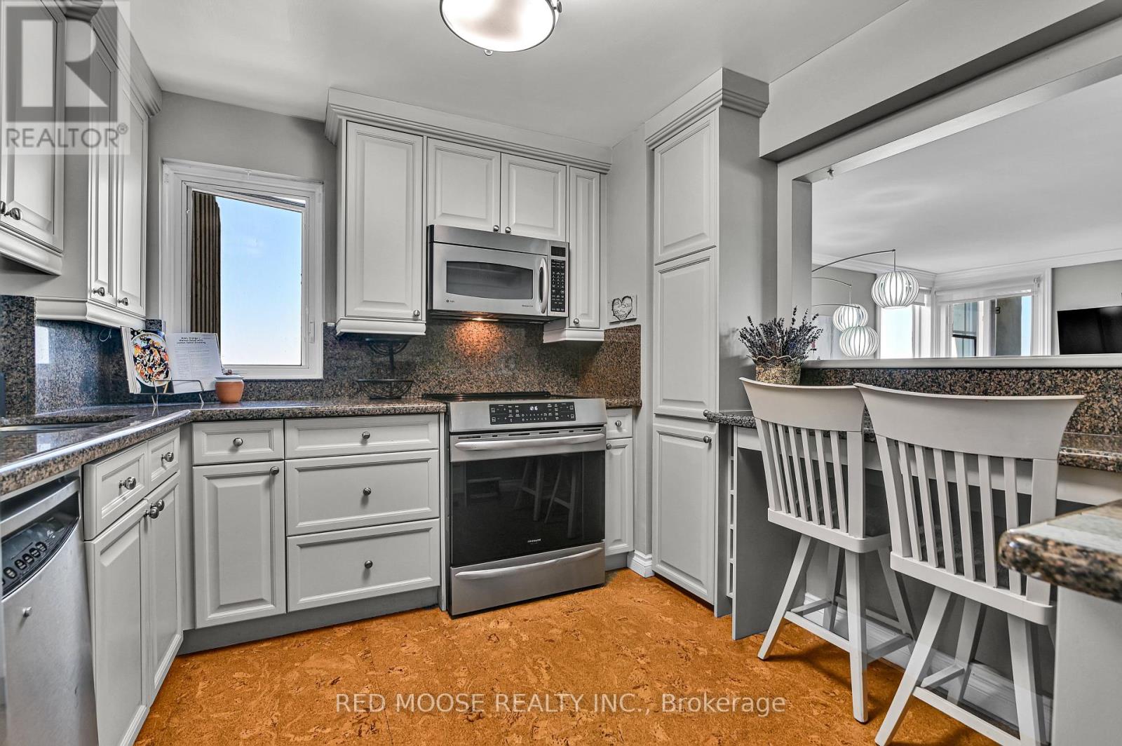 2410 - 1081 Ambleside Drive, Ottawa, Ontario  K2B 8C8 - Photo 6 - X13652644