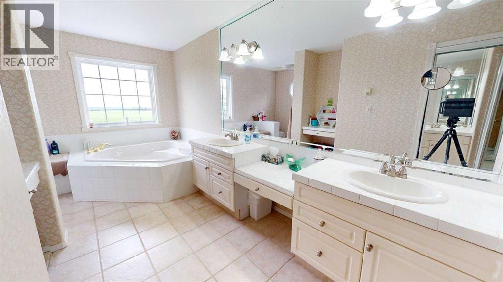 38323 Range Road 282, Rural Red Deer County, Alberta  T4N 1H7 - Photo 16 - A2332868
