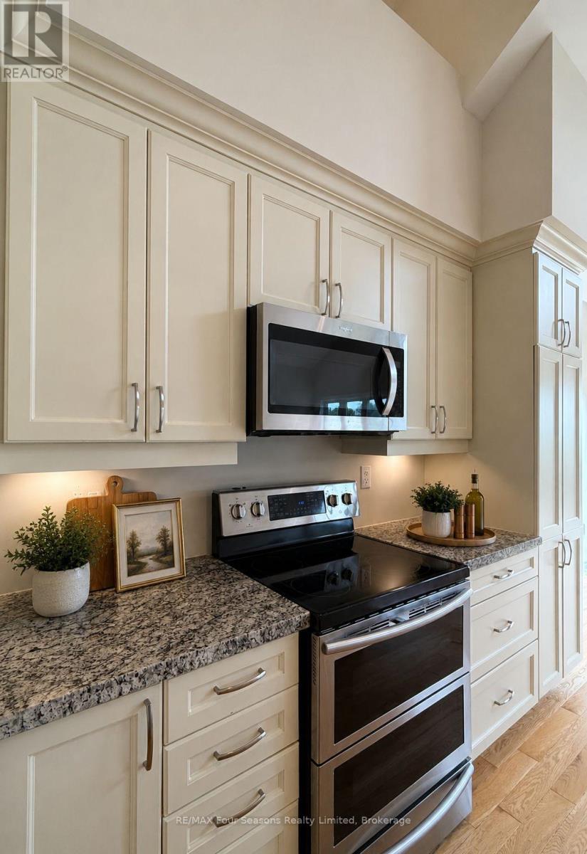 100 Kari Crescent, Collingwood, Ontario  L9Y 5B4 - Photo 8 - S13652724