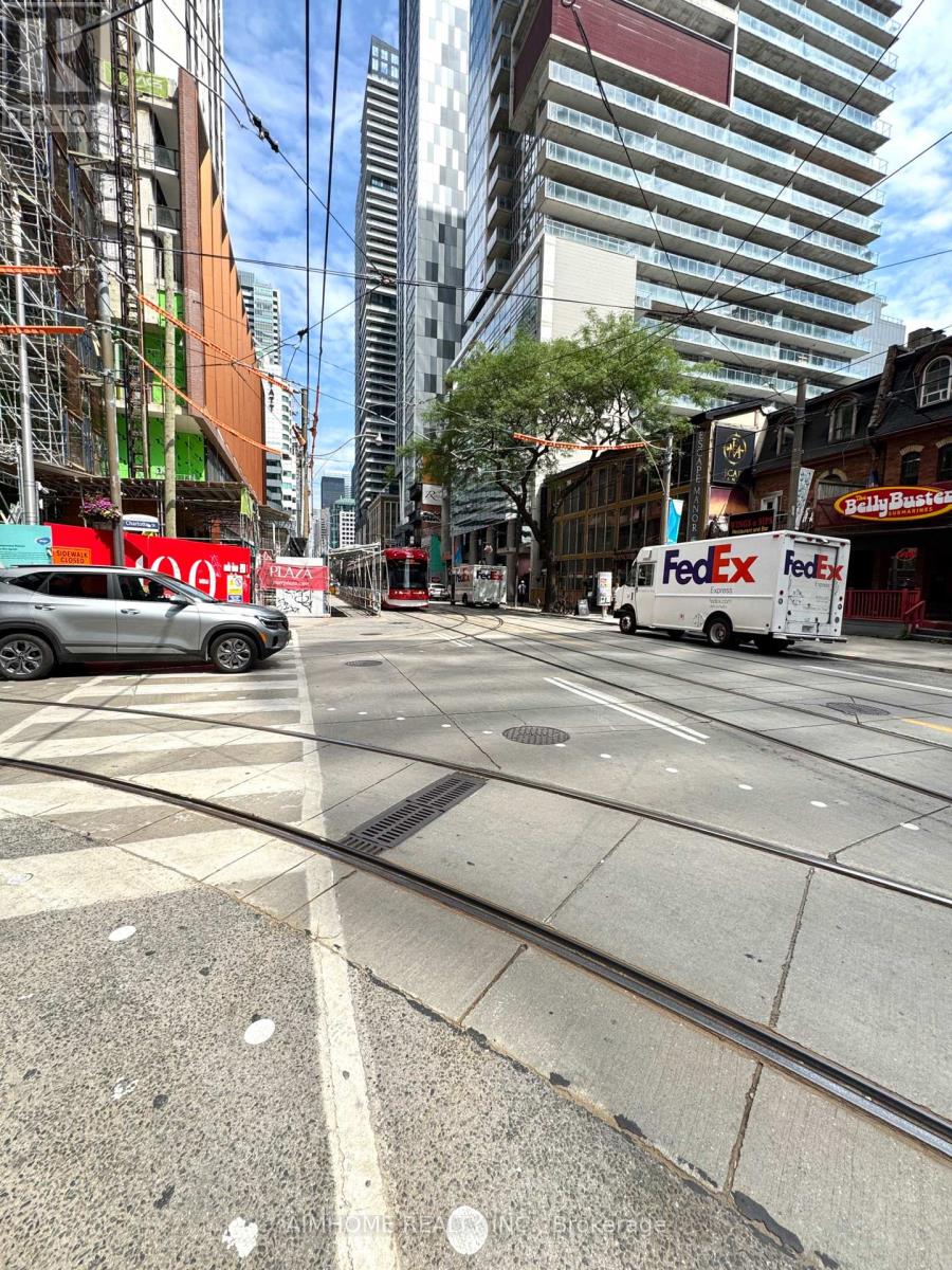 2006 - 400 King Street, Toronto, Ontario  M5V 0X8 - Photo 28 - C13652702