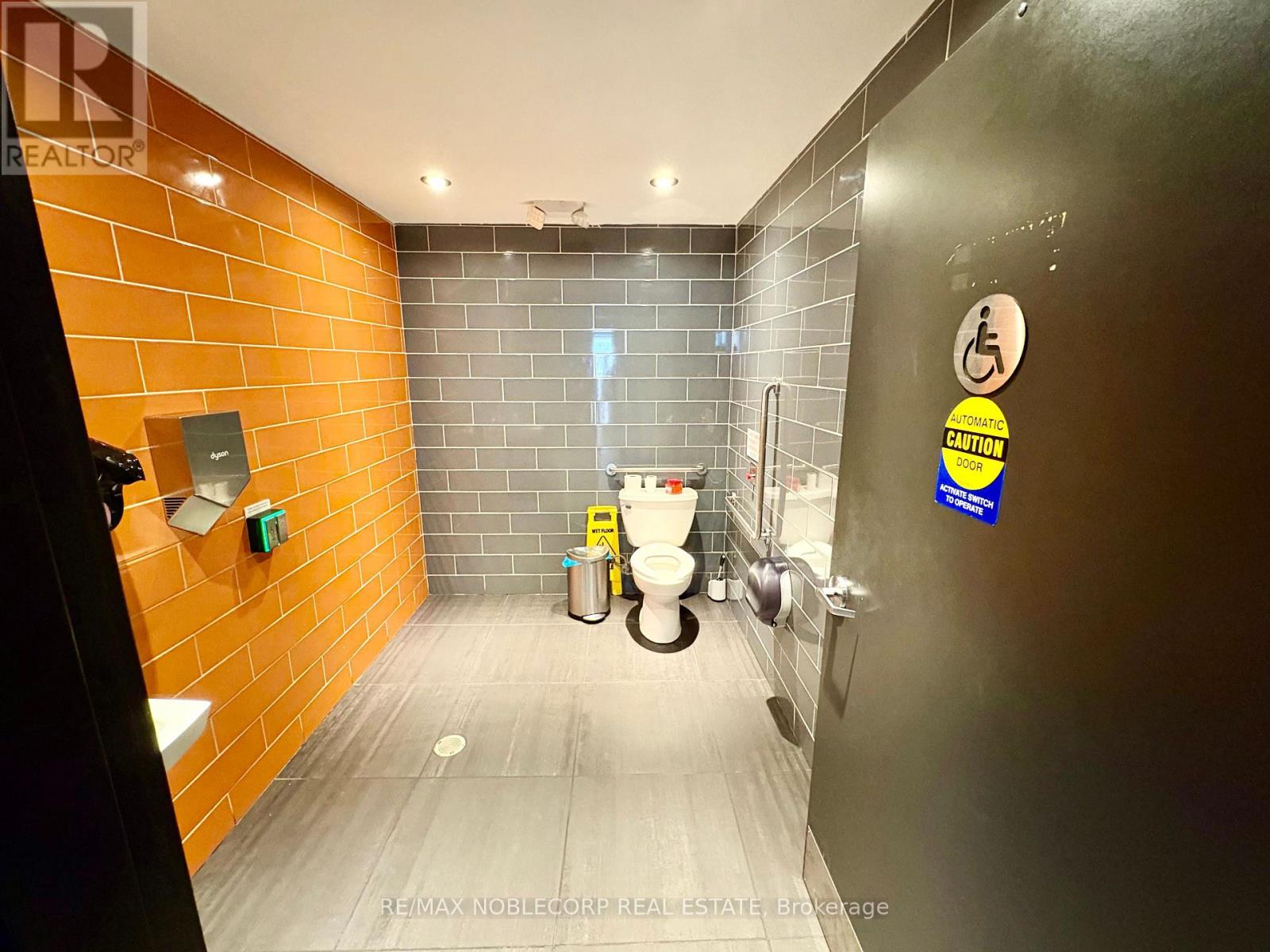 246 Queen Street W, Toronto, Ontario  M5V 1Z7 - Photo 13 - C13652704