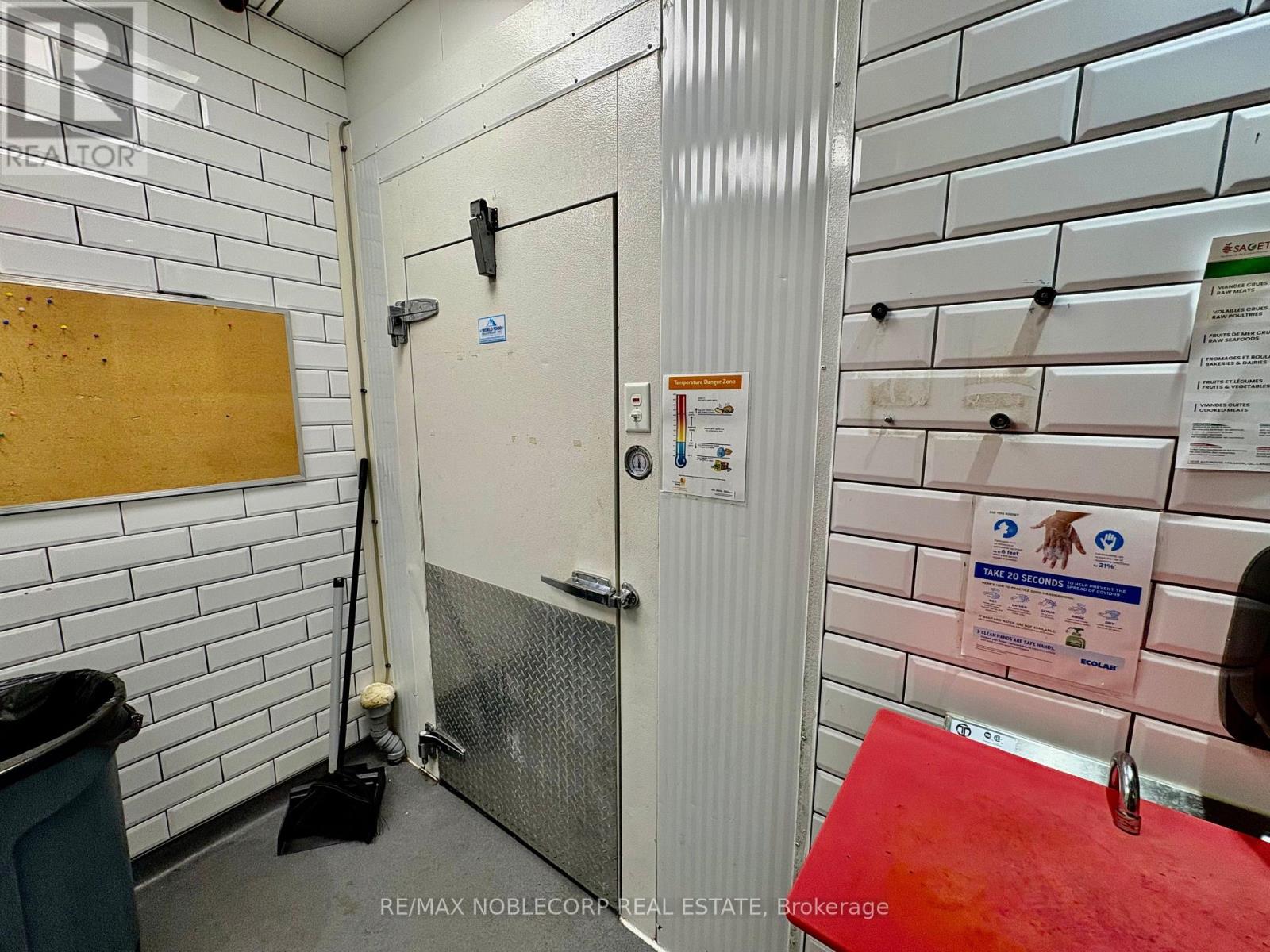 246 Queen Street W, Toronto, Ontario  M5V 1Z7 - Photo 20 - C13652704
