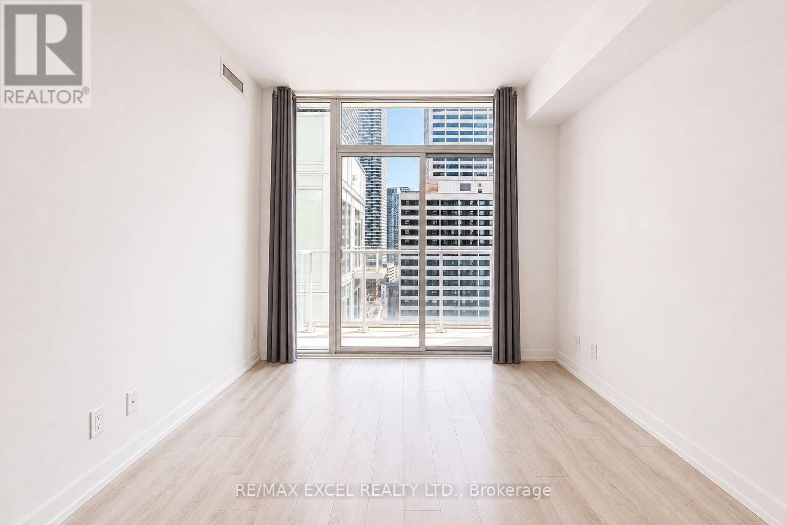 1012 - 33 Helendale Avenue, Toronto, Ontario  M4R 0A4 - Photo 10 - C13652746