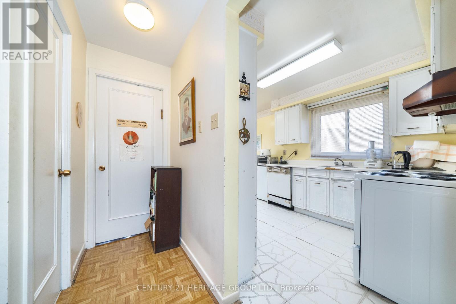 19 Candy Court Way, Toronto, Ontario  M2R 2Y7 - Photo 5 - C13652786