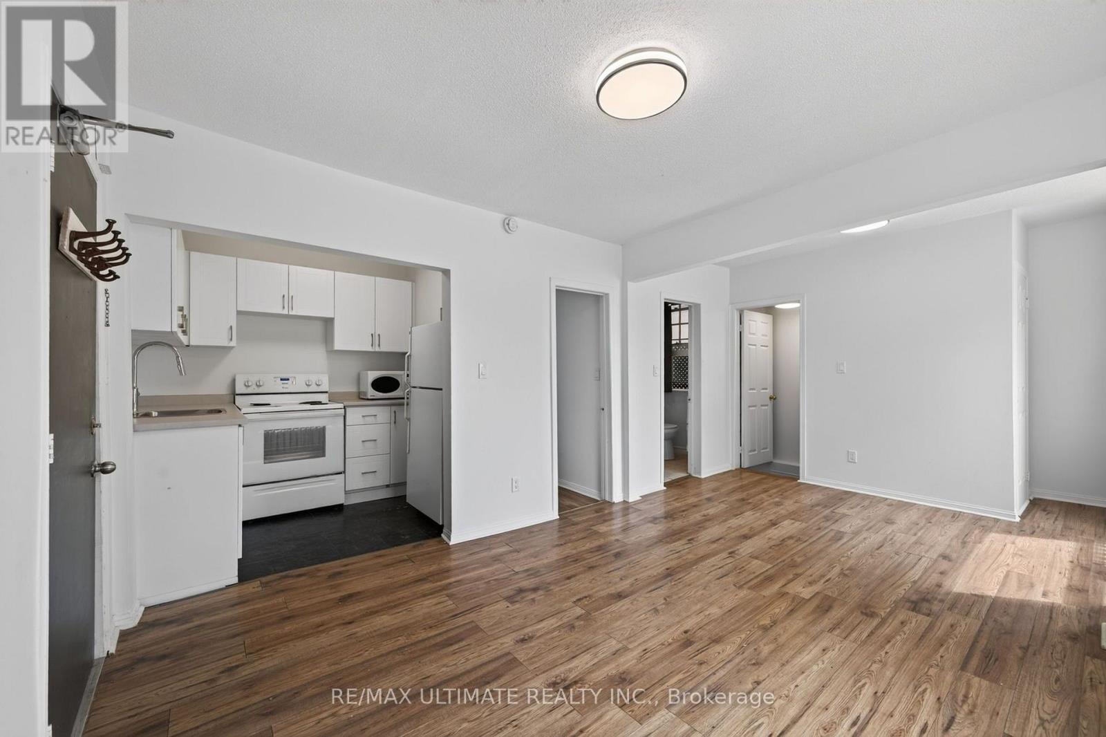 3 - 2360 Queen Street E, Toronto, Ontario M4E 1H3 - Photo 8 - E13652646