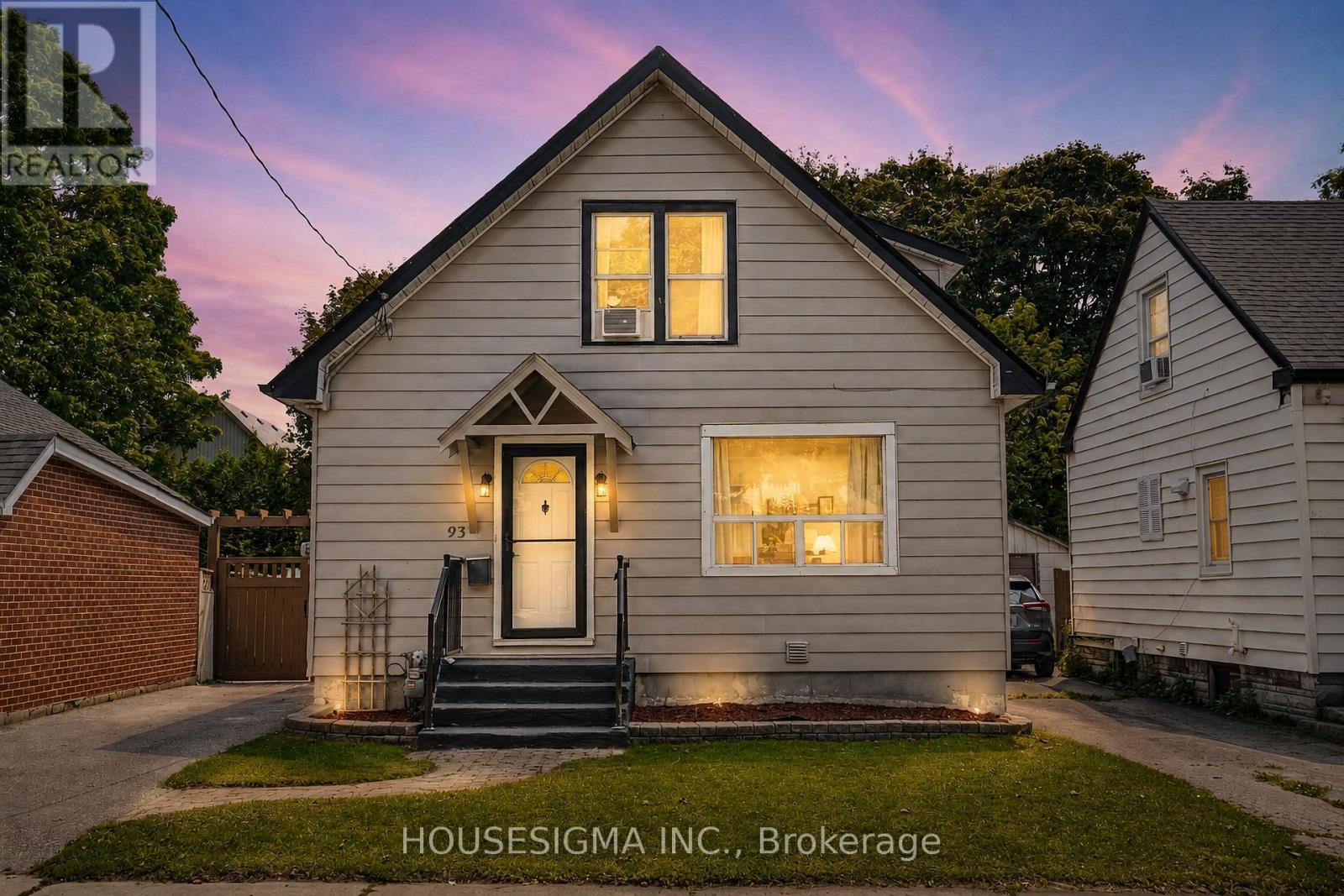 93 BROCK STREET W, Oshawa, Ontario