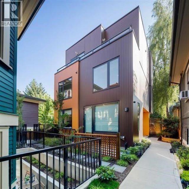2 1152 COMOX STREET, Vancouver, British Columbia