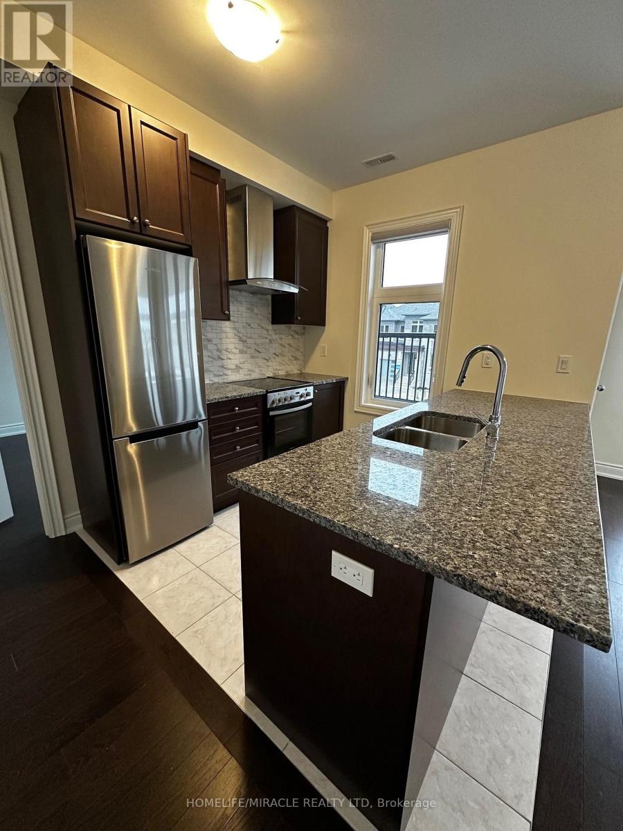 Coach - 33 Rowe Street, Bradford West Gwillimbury, Ontario  L3Z 4M9 - Photo 11 - N13652744