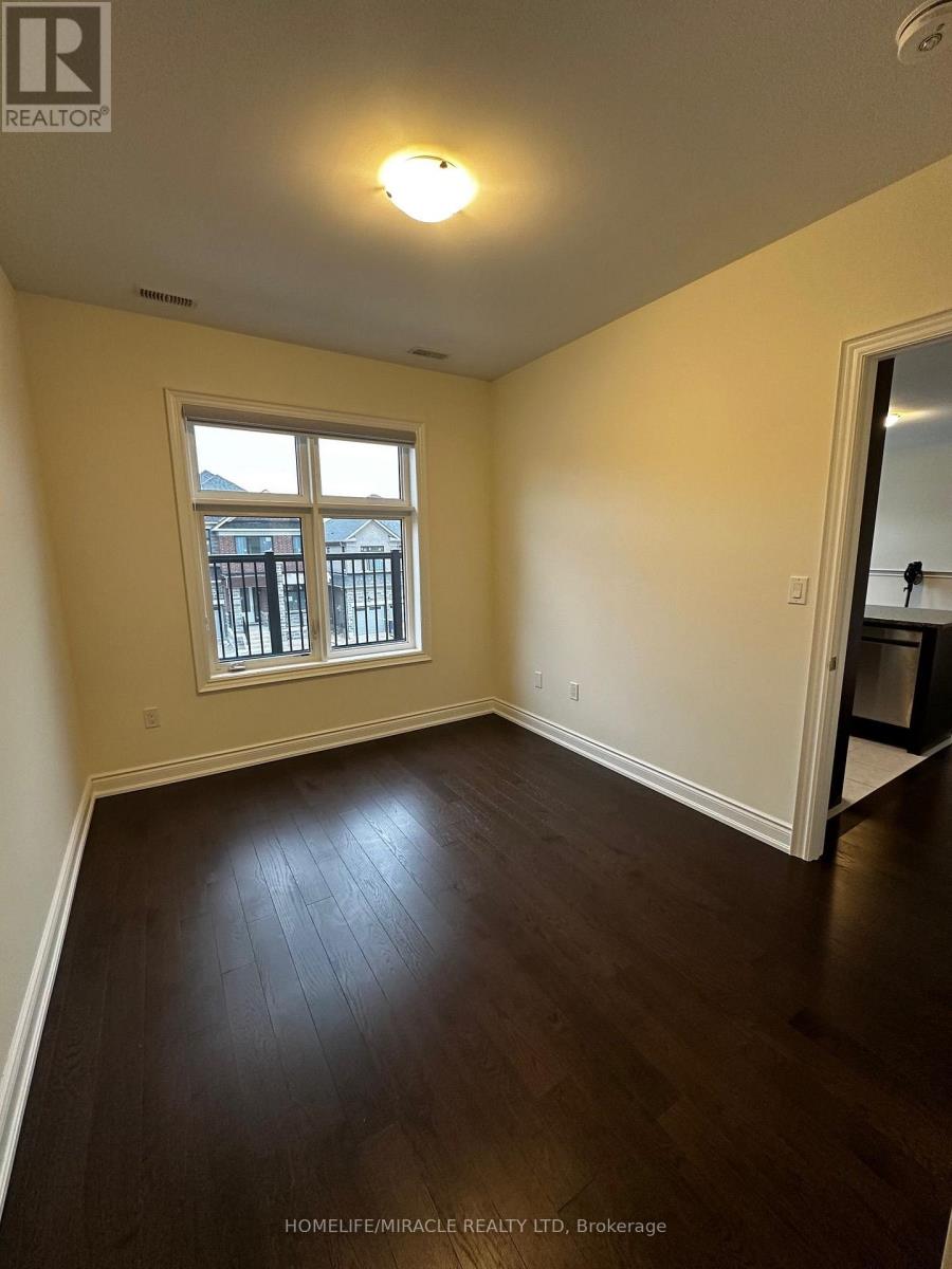 Coach - 33 Rowe Street, Bradford West Gwillimbury, Ontario  L3Z 4M9 - Photo 14 - N13652744