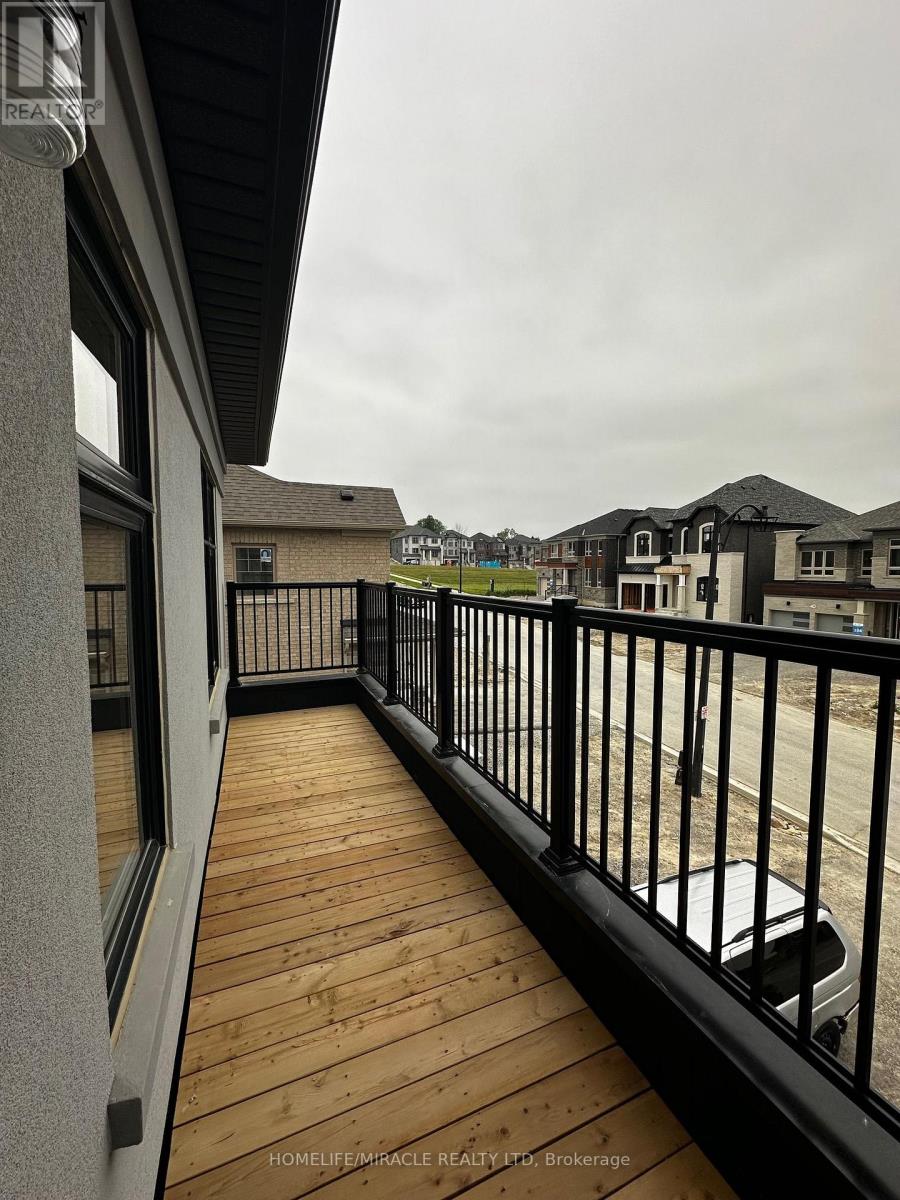 Coach - 33 Rowe Street, Bradford West Gwillimbury, Ontario  L3Z 4M9 - Photo 8 - N13652744