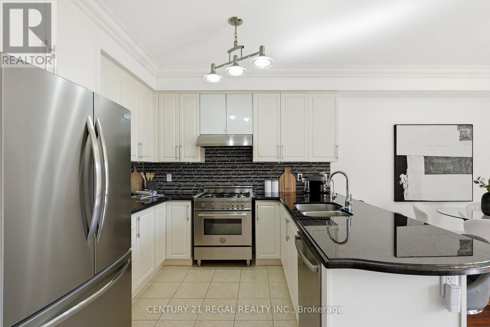 10461 Woodbine Avenue, Markham, Ontario  L6C 0K4 - Photo 12 - N13652794