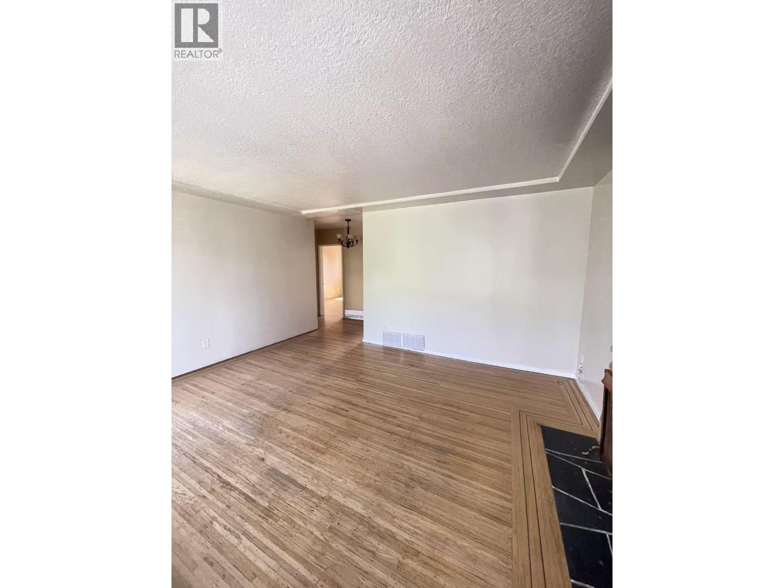 100 Sea Avenue, Burnaby, British Columbia  V5B 3W6 - Photo 4 - R3153663