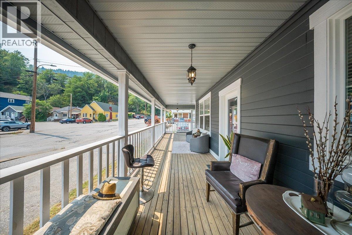 1195 Tamarac Avenue, Trail, British Columbia  V1R 4H8 - Photo 39 - 10397175