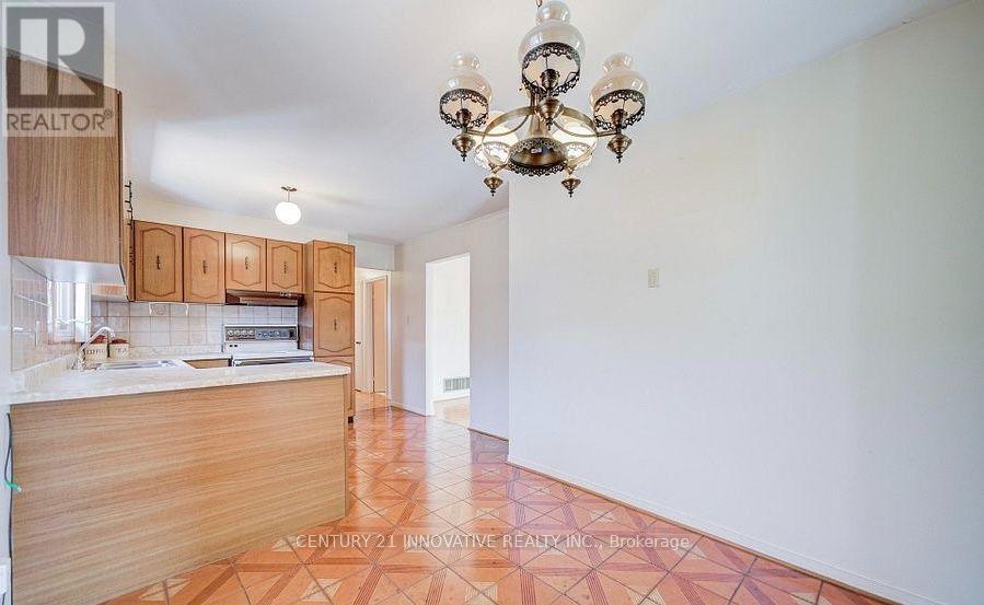 9 Capstan Court, Toronto, Ontario  M3L 2M9 - Photo 2 - W13652648