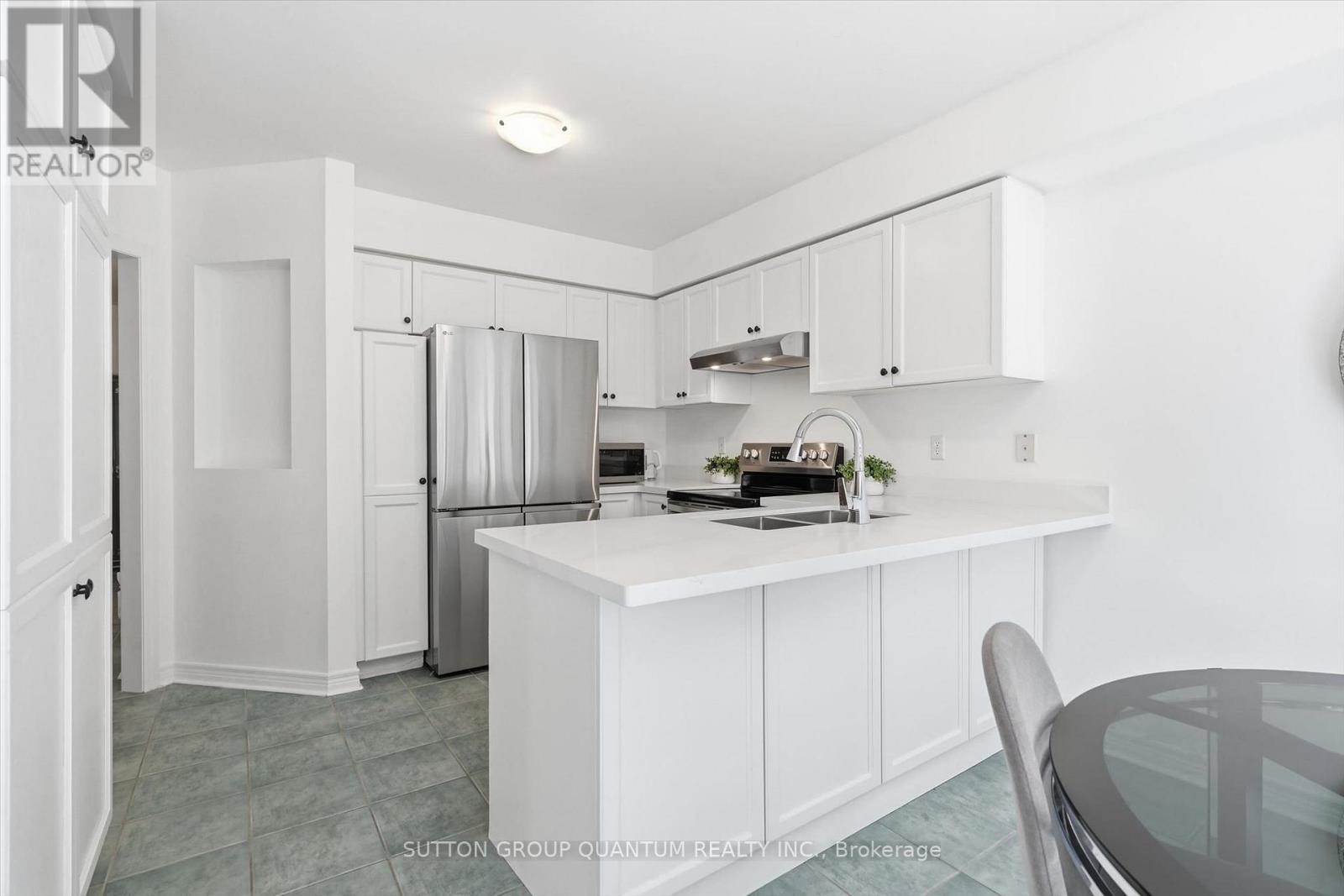 2092 Glenfield Road, Oakville, Ontario  L6M 3S4 - Photo 11 - W13652650