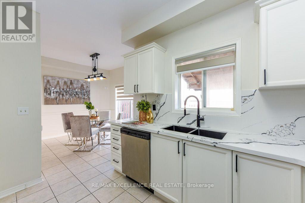 44 Overture Lane, Brampton, Ontario L6S 6H8 - Photo 12 - W13652666